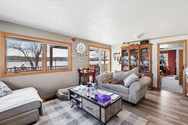 1811 Canal Shore Drive, Le Claire, IA 52753