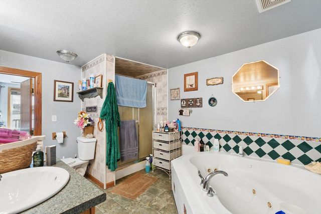 1811 Canal Shore Drive, Le Claire, IA 52753