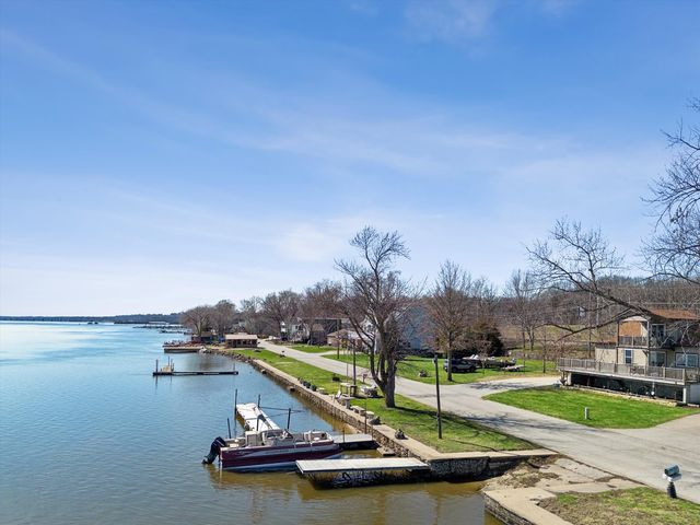 1811 Canal Shore Drive, Le Claire, IA 52753