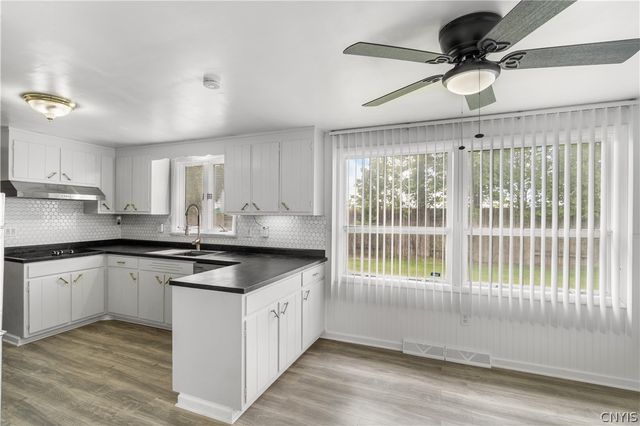 102 Sherwood Lane, Salina, NY 13212
