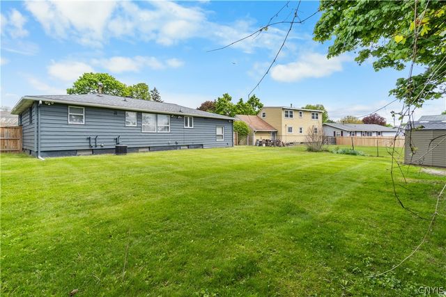 102 Sherwood Lane, Salina, NY 13212