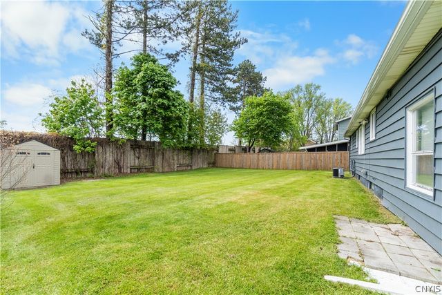 102 Sherwood Lane, Salina, NY 13212