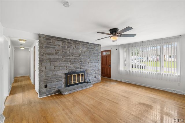 102 Sherwood Lane, Salina, NY 13212