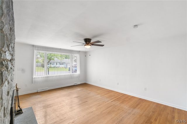 102 Sherwood Lane, Salina, NY 13212