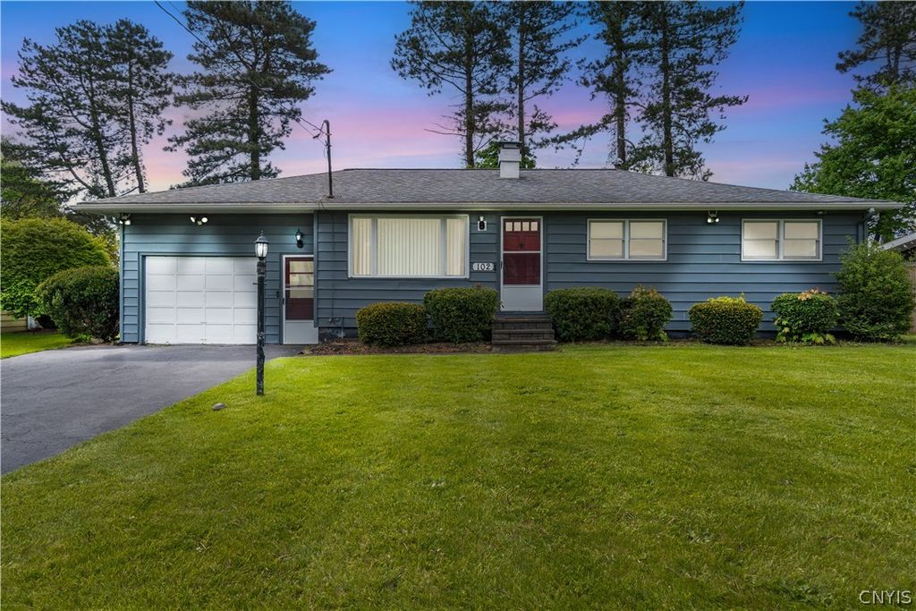 102 Sherwood Lane, Salina, NY 13212