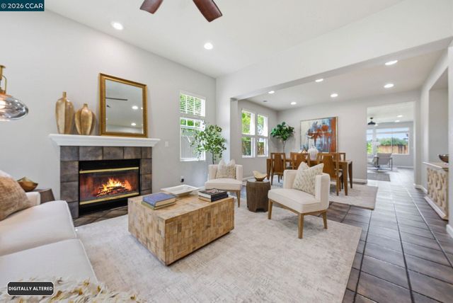 1248 Oak Knoll Dr, Concord, CA 94521