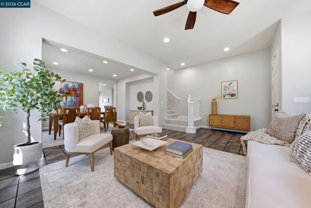 1248 Oak Knoll Dr, Concord, CA 94521