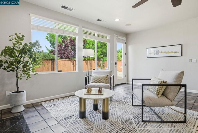 1248 Oak Knoll Dr, Concord, CA 94521