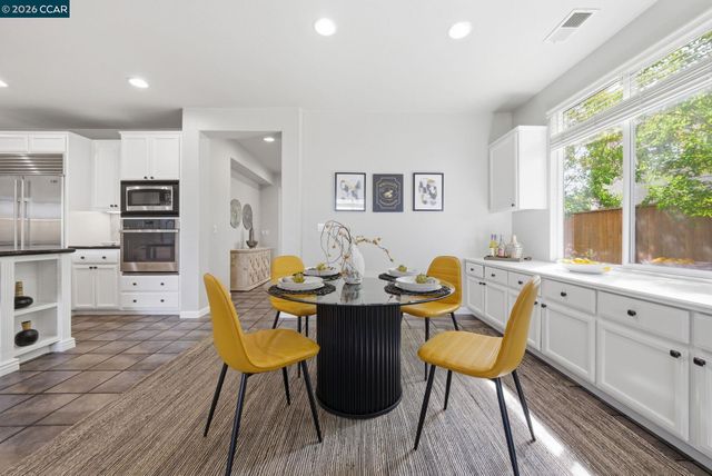1248 Oak Knoll Dr, Concord, CA 94521