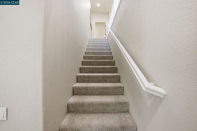 1248 Oak Knoll Dr, Concord, CA 94521