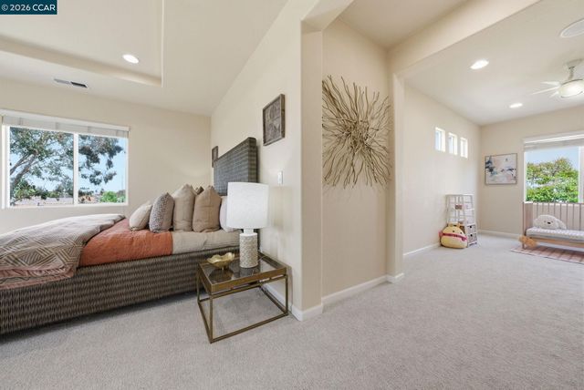1248 Oak Knoll Dr, Concord, CA 94521