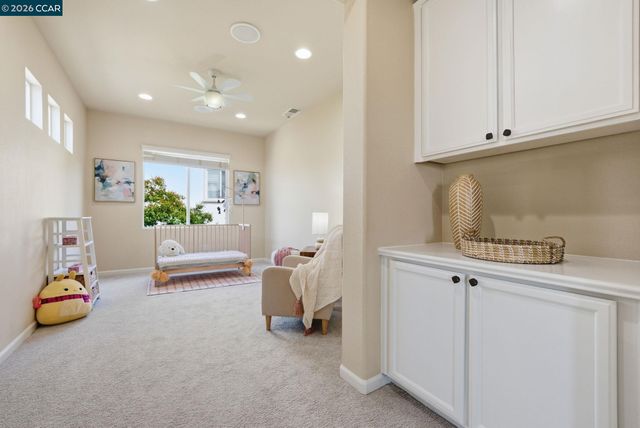 1248 Oak Knoll Dr, Concord, CA 94521