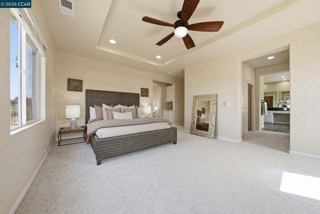 1248 Oak Knoll Dr, Concord, CA 94521