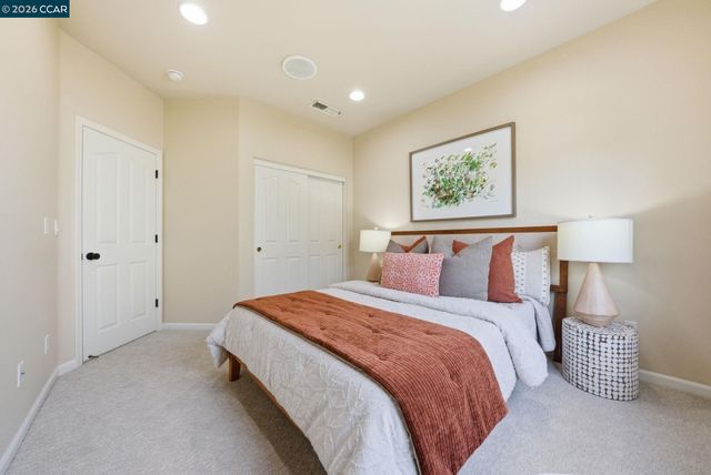 1248 Oak Knoll Dr, Concord, CA 94521