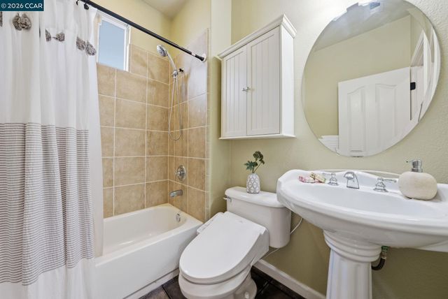 1248 Oak Knoll Dr, Concord, CA 94521