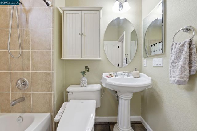 1248 Oak Knoll Dr, Concord, CA 94521