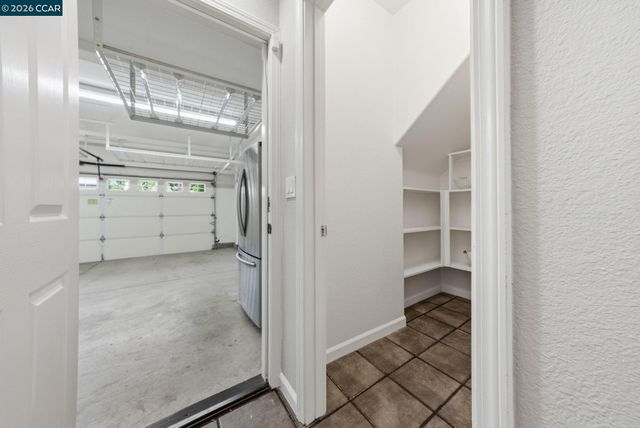 1248 Oak Knoll Dr, Concord, CA 94521