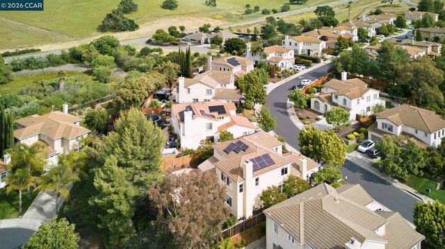 1248 Oak Knoll Dr, Concord, CA 94521