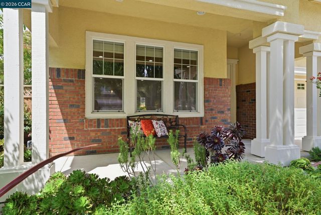 1248 Oak Knoll Dr, Concord, CA 94521