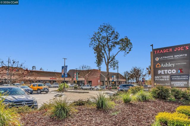 1248 Oak Knoll Dr, Concord, CA 94521