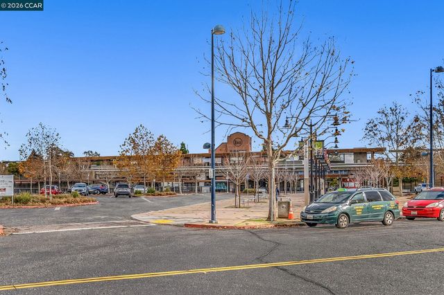 1248 Oak Knoll Dr, Concord, CA 94521