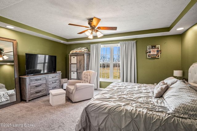 1143 S Moon Rd, Scottsburg, IN 47170