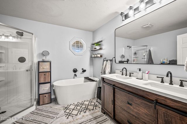 1143 S Moon Rd, Scottsburg, IN 47170