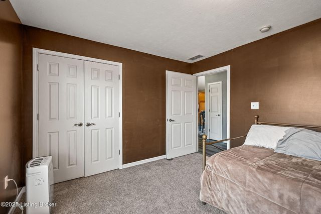 1143 S Moon Rd, Scottsburg, IN 47170