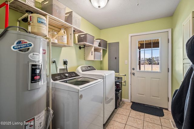 1143 S Moon Rd, Scottsburg, IN 47170