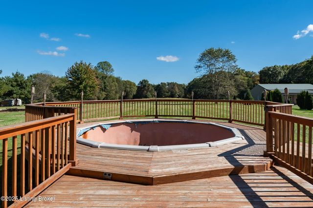 1143 S Moon Rd, Scottsburg, IN 47170