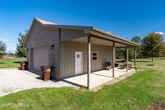 1143 S Moon Rd, Scottsburg, IN 47170