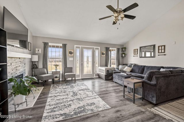 1143 S Moon Rd, Scottsburg, IN 47170