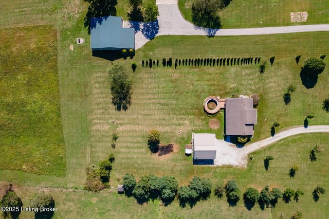 1143 S Moon Rd, Scottsburg, IN 47170