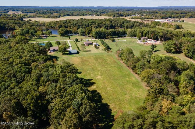 1143 S Moon Rd, Scottsburg, IN 47170