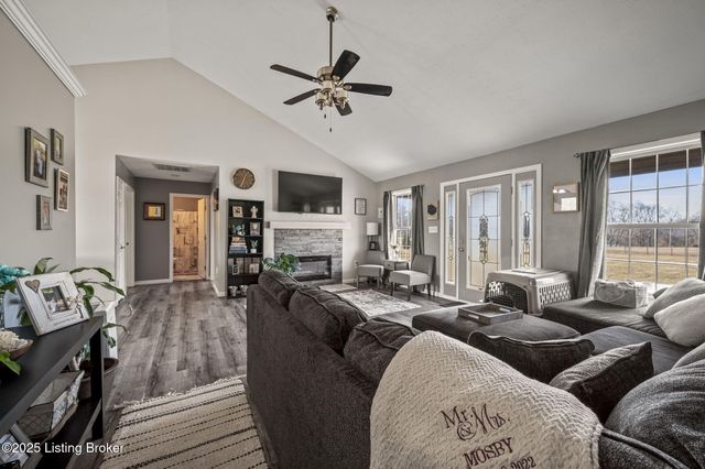 1143 S Moon Rd, Scottsburg, IN 47170