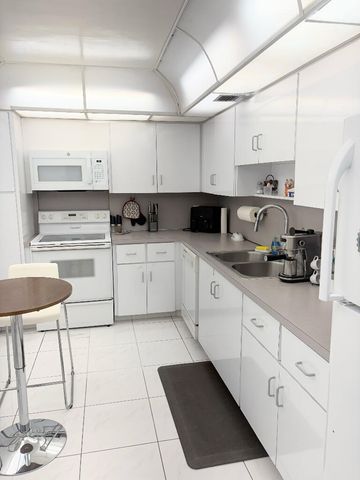 1904 S Ocean Drive 1107, Hallandale Beach, FL 33009