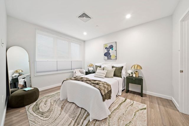 68 Los Angeles St 205, Newton, MA 02458