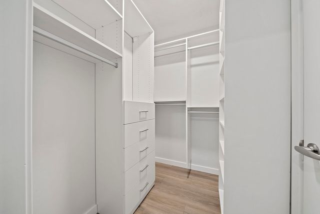 68 Los Angeles St 205, Newton, MA 02458