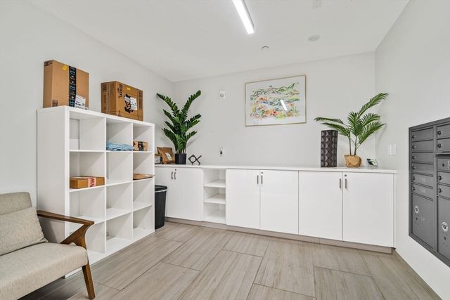 68 Los Angeles St 205, Newton, MA 02458