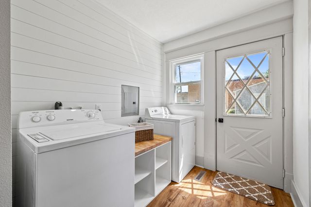 321 SW PLEASANT Street, Ankeny, IA 50023