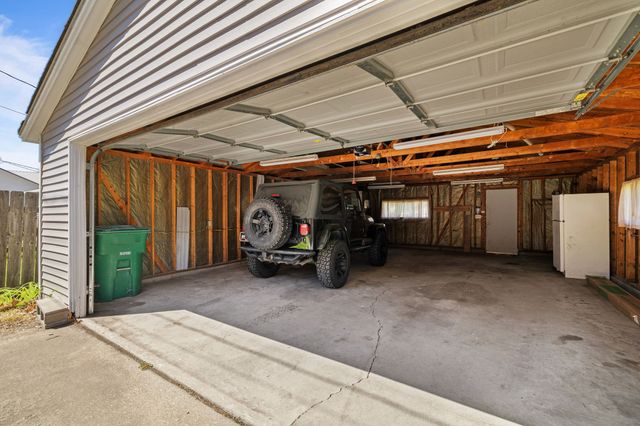 321 SW PLEASANT Street, Ankeny, IA 50023