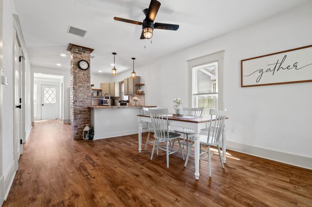321 SW PLEASANT Street, Ankeny, IA 50023