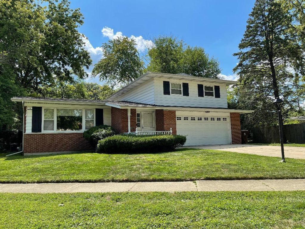 804 W Manor Court, Glenwood, IL 60425