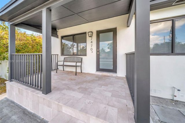 7470 SW 37th St, Miami, FL 33155