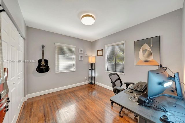 7470 SW 37th St, Miami, FL 33155