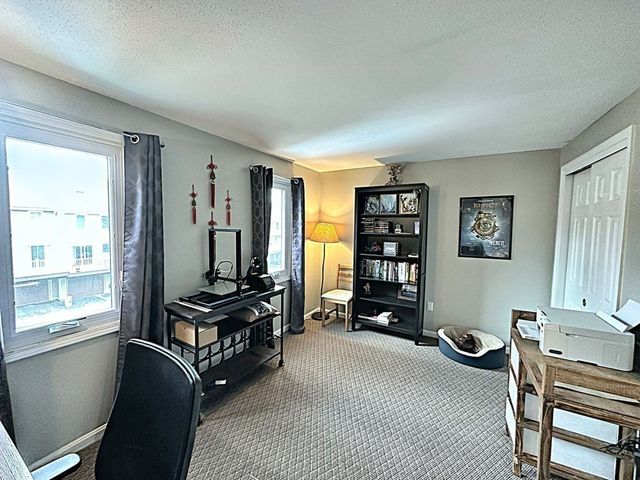 70 Austin St 27, Lowell, MA 01854