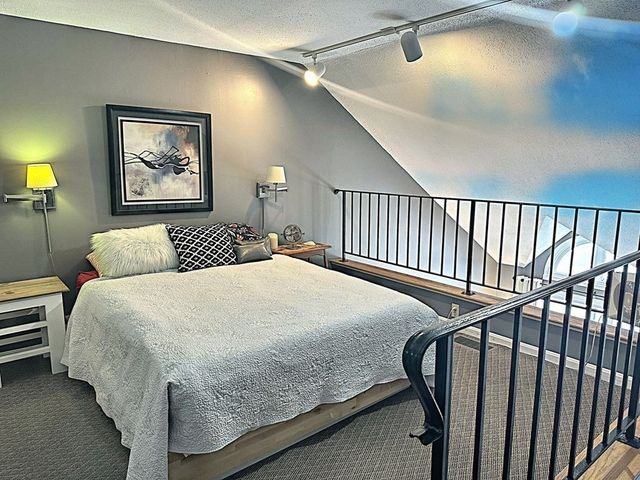 70 Austin St 27, Lowell, MA 01854