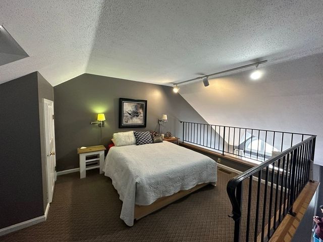 70 Austin St 27, Lowell, MA 01854