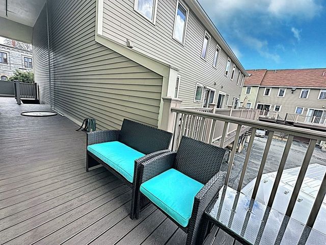 70 Austin St 27, Lowell, MA 01854