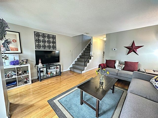 70 Austin St 27, Lowell, MA 01854